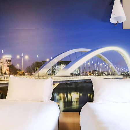 ibis Lyon Gerland Merieux Exterior foto