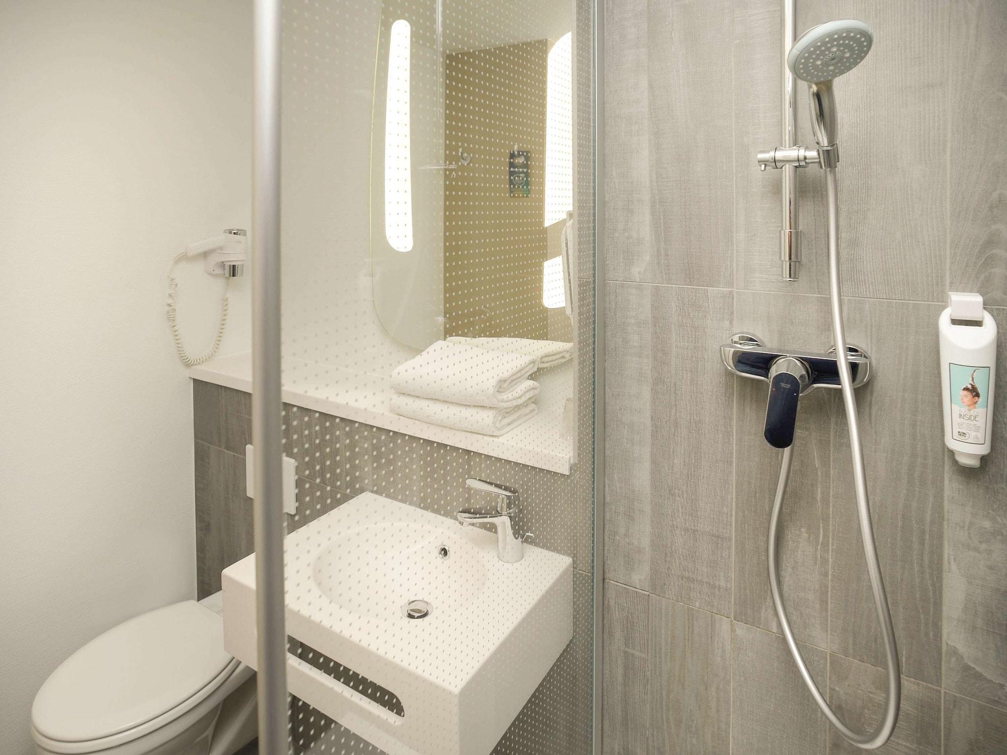 ibis Lyon Gerland Merieux Exterior foto
